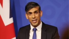 Βρετανία: Είμαστε έτοιμοι για την απέλαση μεταναστών, λέει ο Σούνακ