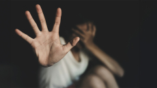 Στη φυλακή ο 33χρονος πρωταγωνιστής ερωτικών ταινιών που κατηγορείται ότι εξέδιδε ανήλικες – Τι ισχυρίστηκε στην απολογία του

