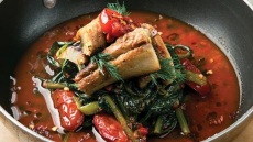 Ποιο από τα χόρτα του χειμώνα συγγενεύει με το παντζάρι (+συνταγές)