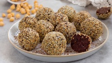 Ρεβίθια ως γλυκό ή υγιεινό σνακ – 2 απλοί τρόποι να τα φτιάξετε