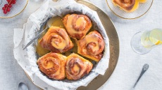 Ρολά γεμιστά με κρέμα λεμονιού