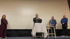 Δήμος Πειραιά - Γιάννης Μώραλης: Δημιουργούμε ΚΕΠ για κωφούς  στον Πειραιά