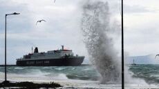 Απαγορευτικό στα λιμάνια του Πειραιά, της Ραφήνας και του Λαυρίου λόγω των ισχυρών ανέμων