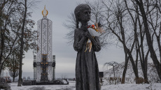 Τσέχοι πολίτες συγκέντρωσαν πάνω από 6 εκατ. δολάρια για να αγοράσουν γεννήτριες για την Ουκρανία