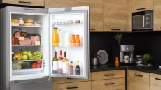 Ψυγείο: Τα 6 λάθη που κάνουμε και μικραίνουμε τη διάρκεια ζωής του