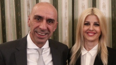 Γιάννης Μπρατάκος και Έλενα Ράπτη παντρεύτηκαν 