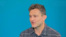 Γιώργος Καραμίχος για τα ομόφυλα ζευγάρια: Η παρένθετη μητέρα είναι ουσιαστικά trafficking