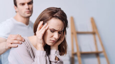 Γιατί οι γυναίκες έχουν περισσότερους πονοκεφάλους από ό,τι οι άνδρες; - Οι ειδικοί εξηγούν και προτείνουν τι μπορεί να ανακουφίσει 