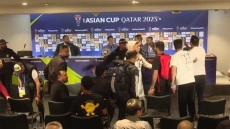 Ιράκ: Δημοσιογράφοι επιχείρησαν να επιτεθούν στον προπονητή της Εθνικής ποδοσφαίρου μετά τον αποκλεισμό - Βίντεο