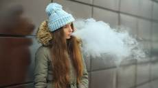 Κάπνισμα – Βρετανία: Απαγορεύει τα ηλεκτρονικά τσιγάρα μιας χρήσης – Τι ισχύει στην Ελλάδα
