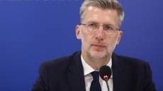 Σκέρτσος για οικονομική πολιτική ΣΥΡΙΖΑ: Άλλαξε ο Μανωλιός κι έβαλε τα ρούχα αλλιώς