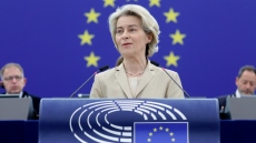 Κομισιόν: Η Φον Ντερ Λάιεν διεκδικεί δεύτερη θητεία στην προεδρία - Όσα έκανε και όσα σχεδιάζει