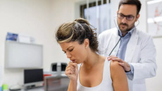 Λουκίδης: Προ των πυλών οι λοιμώξεις του αναπνευστικού - Πώς μπορούν να βοηθήσουν τα εμβόλια