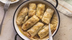 Λάχανο: η οικεία χειμωνιάτικη υπερτροφή και οι χρήσεις της στην κουζίνα