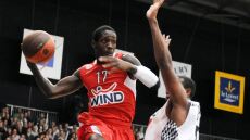 Μπέβερλι: Πρώην μπασκετμπολίστας του Ολυμπιακού, συμπαίκτης του Αντετοκούνμπο στους Μπακς 