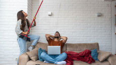 Τι να κάνω αν οι γείτονες μου κάνουν φασαρία; Οι τρόποι διαχείρισης της πιο ενοχλητικής στιγμής στην καθημερινότητά μας