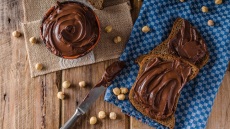 Εύκολη σπιτική πραλίνα φουντουκιού χωρίς ζάχαρη, έτοιμη σε 25′