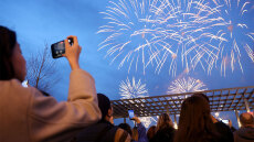 Χιλιάδες συγκεντρώθηκαν για να δουν… ανύπαρκτα πυροτεχνήματα στο Μπέρμιγχαμ για δεύτερη συνεχόμενη χρονιά, δείτε βίντεο