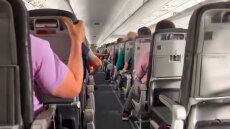 Χιλή: Αεροπλάνο πέφτει σε συνεχείς αναταράξεις - Επιβάτες ουρλιάζουν, αντικείμενα πέφτουν - Βίντεο