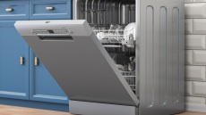 Μαχαιροπίρουνα στο πλυντήριο πιάτων: ποιος είναι ο σωστός τρόπος να τα τοποθετήσουμε;