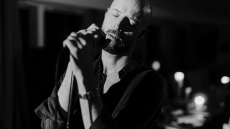 Sivert Hoyem: Ο Νορβηγός καλλιτέχνης επιστρέφει στην Ελλάδα για συναυλία μετά από οκτώ χρόνια