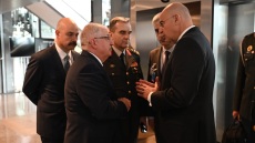 Δένδιας: Συναντήθηκε με τον Τούρκο υπουργό Άμυνας στις Βρυξέλλες - «Ανάγκη να διατηρηθεί το κλίμα ύφεσης»