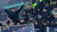 Ολυμπιακός: Με κασκόλ και σημαίες του Παναθηναϊκού στο Καραϊσκάκη οι οπαδοί της Φερεντσβάρος - Φωτογραφίες 