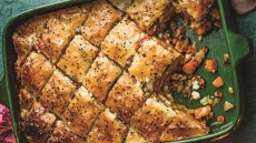 Αλμυρός «μπακλαβάς» με χοιρινό