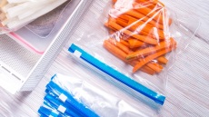 Είναι ασφαλές να πλένουμε τις σακούλες τροφίμων με zip;