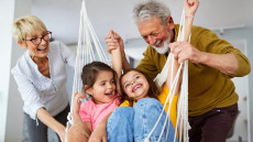 Ανατροφή παιδιών: Τι σώζει τις μαμάδες από τα αντικαταθλιπτικά