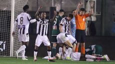 Το πρώτο μήνυμα του Μπάμπα μετά τον τραυματισμό του στη Λεωφόρο: Ευχαριστώ τον Βαγιαννίδη, σύντομα θα επιστρέψω - Φωτογραφία 