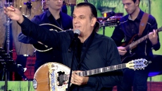 Σπίτι με το MEGA: Ένα γνήσιο λαϊκό γλέντι στήνεται με τον Χρήστο Παπαδόπουλο και τα Παιδιά από την Πάτρα