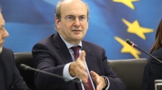 Χατζηδάκης για προμήθειες POS: Επιλύουμε την αδικία που επιβάρυνε τους επιχειρηματίες της μικρής λιανικής