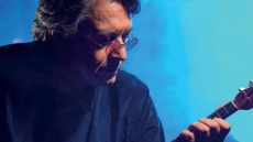 Γιάννης Κότσιρας: Ακούσαμε τον νέο δίσκο του «Παράθυρο στο άπειρο»