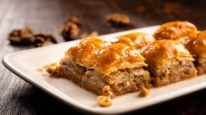 Τα αγαπημένα μας σιροπιαστά σε 10 λαχταριστές εκδοχές