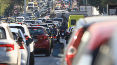 Σε απεργιακό κλοιό η χώρα την Τετάρτη: Ξανά χωρίς ταξί, χειρόφρενο στα μέσα μεταφοράς, δεμένα πλοία - Κανονικά οι πτήσεις