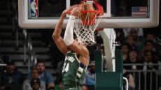 Μπακς - Χόρνετς 123-85: Ποδοπάτησαν τις «Σφήκες» για το 3/3 μετά το All Star Game