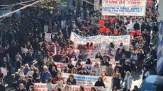 Πάτρα: Αγρότες με τρακτέρ στη συγκέντρωση διαμαρτυρίας για την επέτειο των Τεμπών 