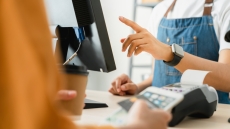 Αγορά και διασύνδεση POS: Εκπνέει η προθεσμία για το voucher