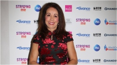 Βούλα Πατουλίδου: «Πήγα να κάνω έκπληξη στον άντρα μου και τον είδα με μια άλλη γυναίκα στη μηχανή του»