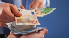 Πώς αμείβονται οι μισθωτοί του ιδιωτικού τομέα την ημέρα του Αγίου Πνεύματος 