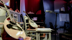 Υπουργείο Πολιτισμού: 45% ελληνική μουσική σε ξενοδοχεία, τουριστικά καταλύματα, ΜΜΜ, λιμάνια, αεροδρόμια, καζίνο