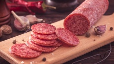 10 ξεχωριστά αλλαντικά ελληνικής παραγωγής για το τραπέζι της Τσικνοπέμπτης