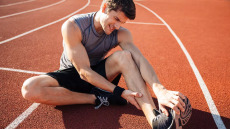 Κράμπες: Οι συνήθεις ύποπτοι μπορεί να είναι και γνωστά χάπια – 5 tips για να σταματήσουν άμεσα – Tρόφιμα που τις προλαμβάνουν