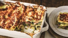 Λαζάνια με ζαμπόν, σπανάκι και μοτσαρέλα