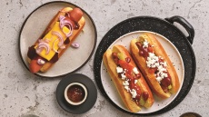 Τα λουκάνικα της παρέας: 5 εύκολες συνταγές για όλα τα γούστα