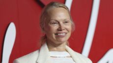 Πάμελα Άντερσον για την απόφασή της να εμφανίζεται χωρίς μακιγιάζ: Θέλω να προκαλέσω τη βιομηχανία ομορφιάς