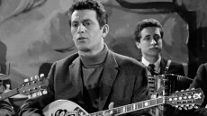 Νίκος Ξανθόπουλος: Το «παιδί του λαού» με το ταπεινό ξεκίνημα και το μυστικό της τεράστιας απήχησής του