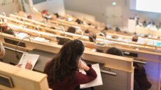 Πανελλαδικές 2024: Η «ακτινογραφία» των 10.000 κενών θέσεων στα ΑΕΙ μετά την ανακοίνωση των βάσεων