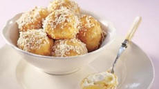 Λουκουμαδάκια με ανθότυρο